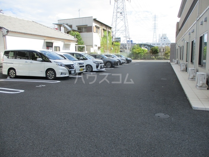 2/3 駐車場