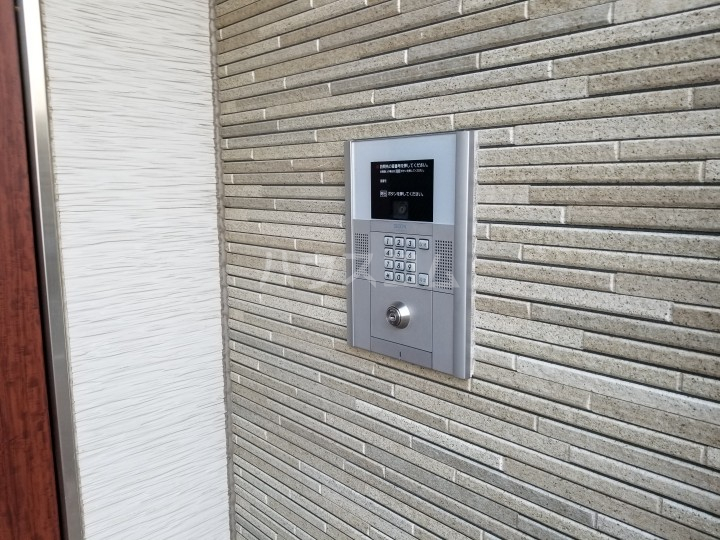 16/18 エントランス