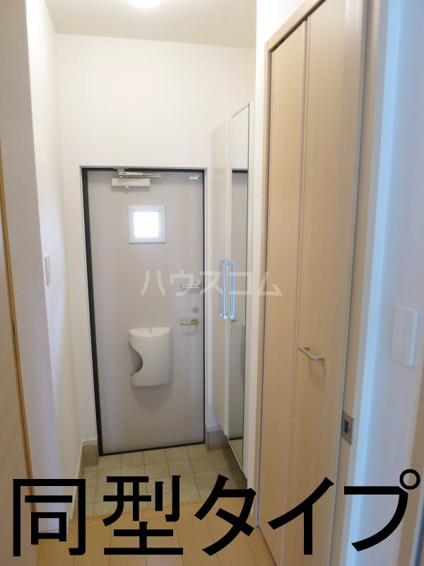 14/30 玄関