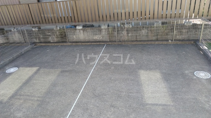 14/15 駐車場