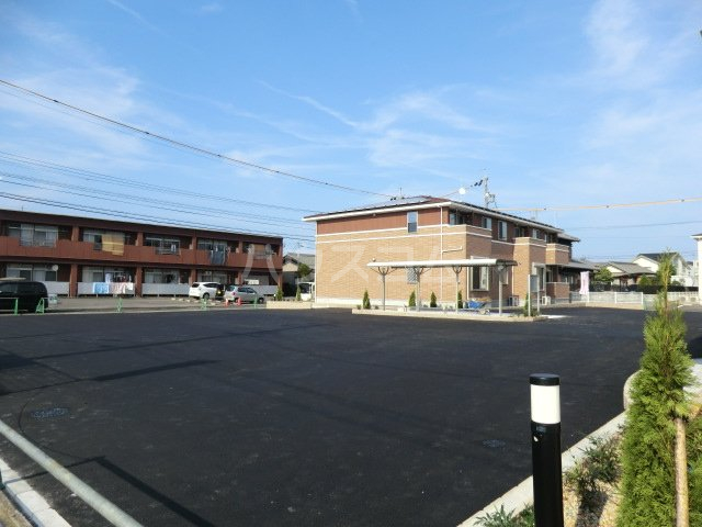 13/19 駐車場
