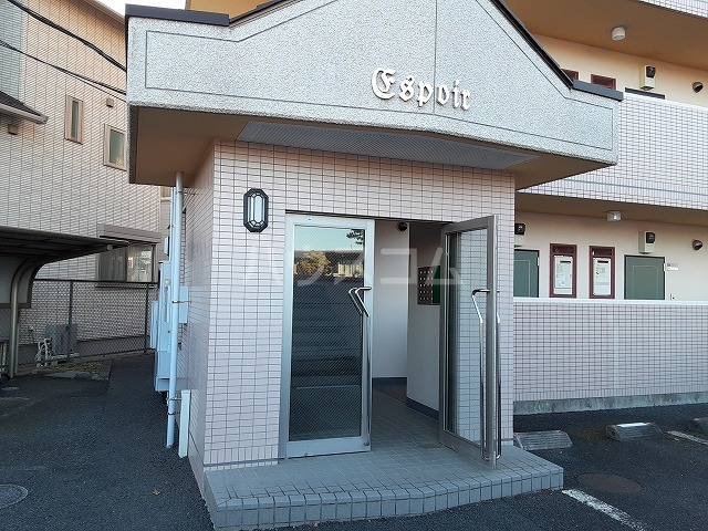 23/26 エントランス