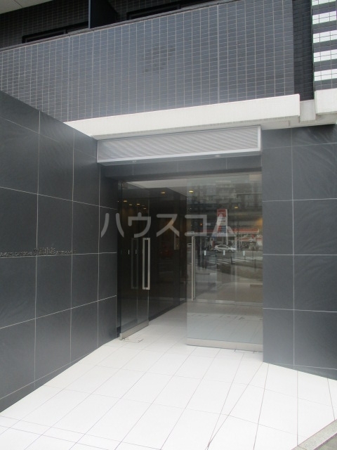 21/30 エントランス