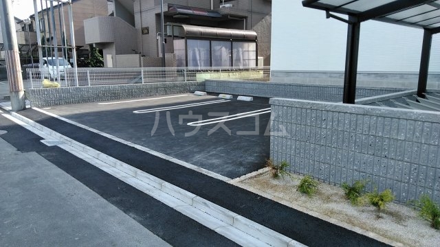 22/30 駐車場