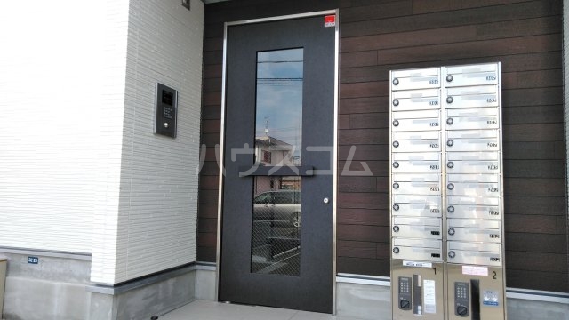 21/30 エントランス