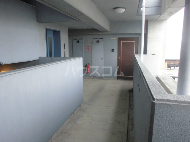 22/30 エントランス