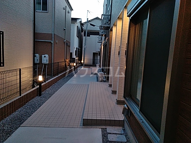 22/23 エントランス