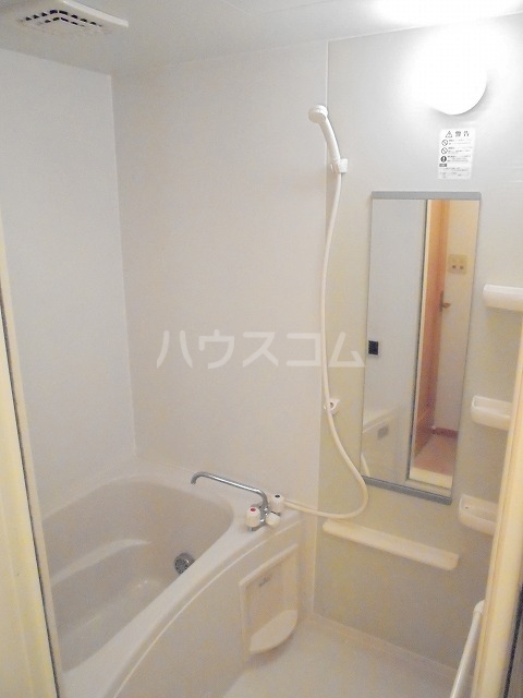 13/28 浴室