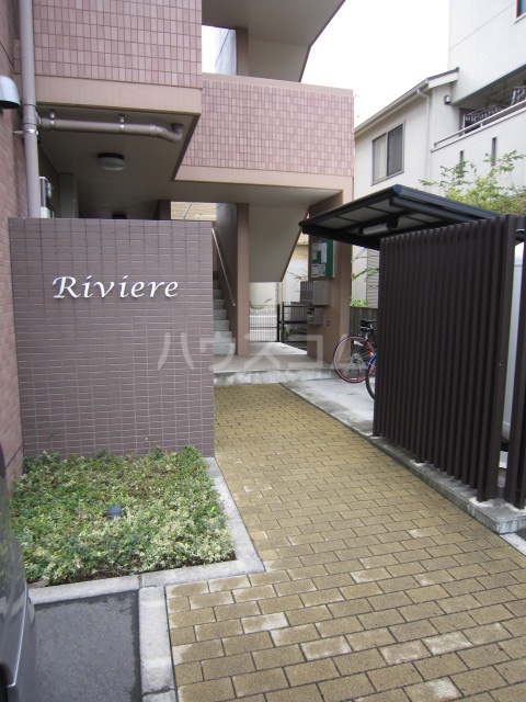 2/4 エントランス