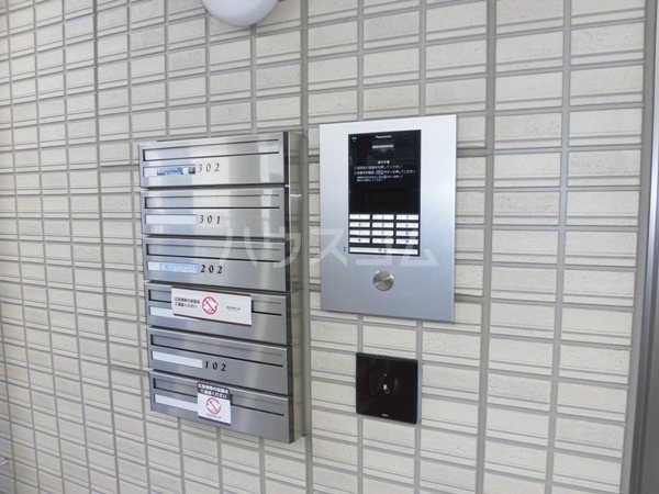 15/23 エントランス