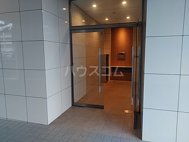 28/30 エントランス