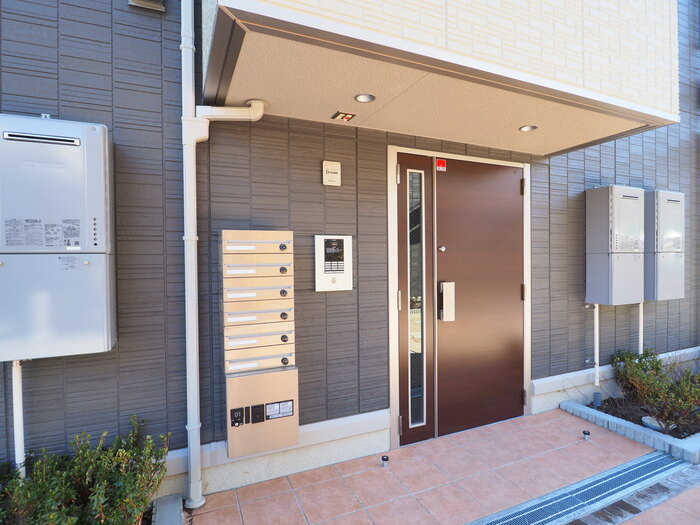 18/19 エントランス