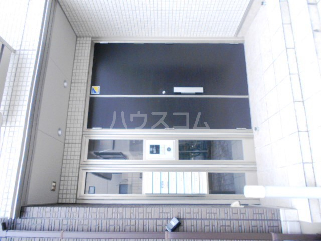 25/26 エントランス