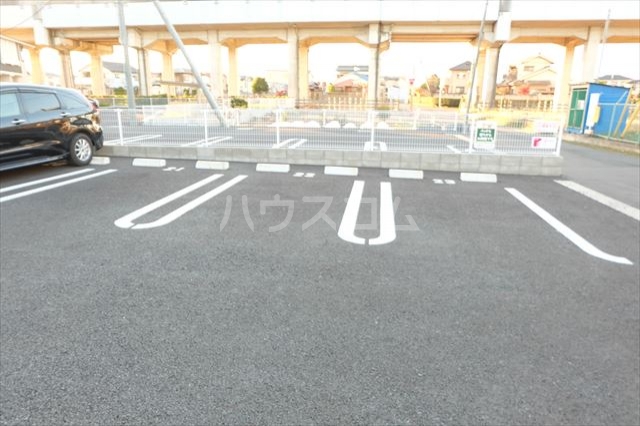 22/28 駐車場