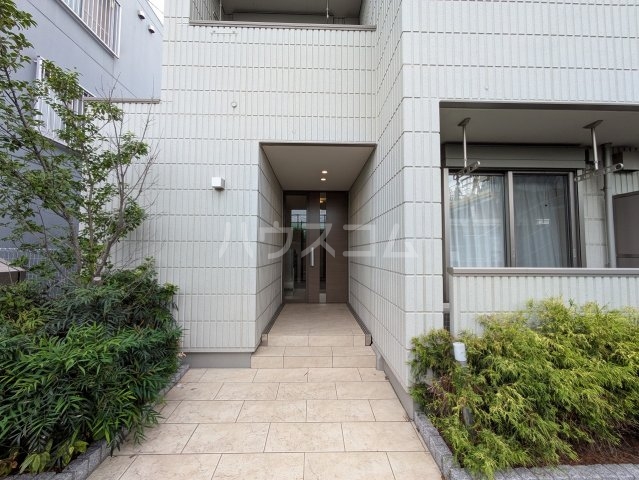 3/4 エントランス