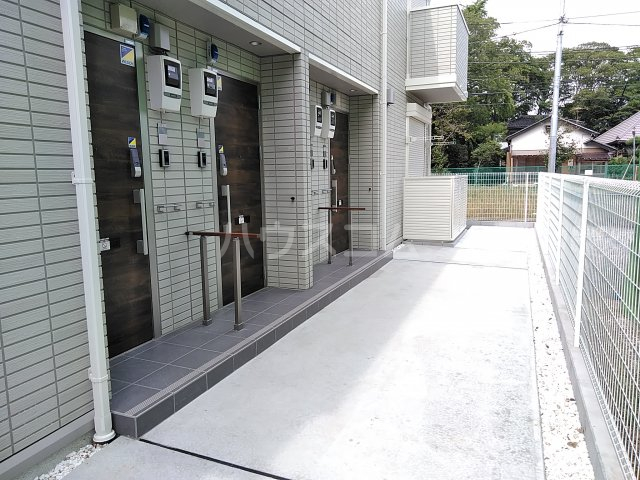 23/29 エントランス