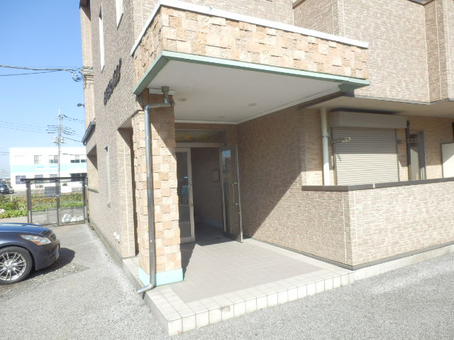 21/30 エントランス