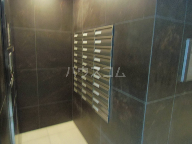 28/30 エントランス