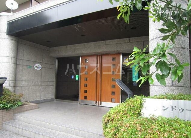 22/30 エントランス