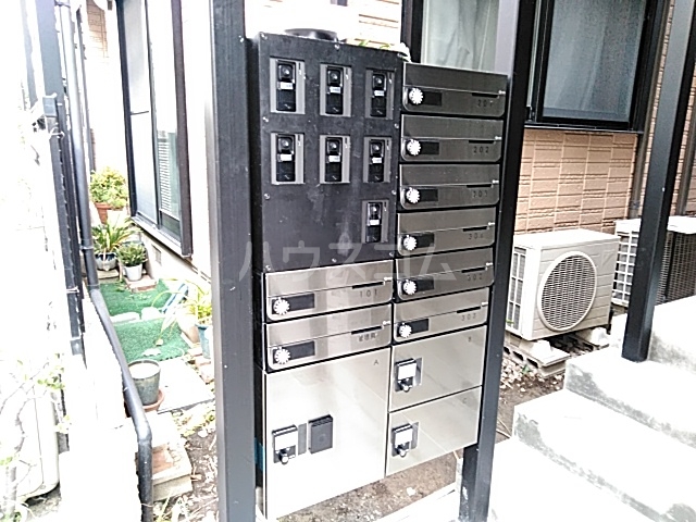 23/30 エントランス