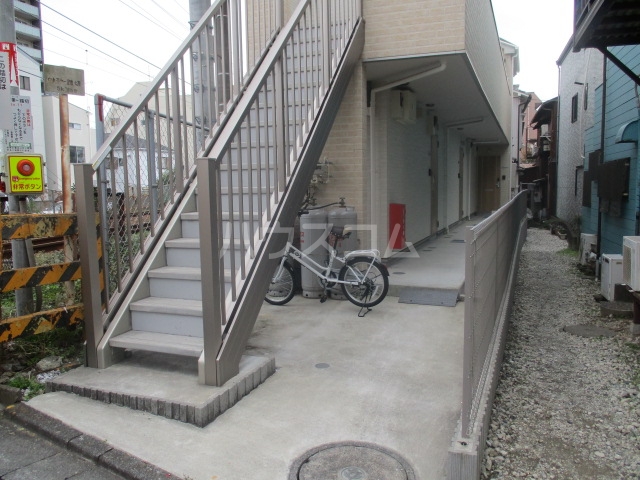 21/25 エントランス