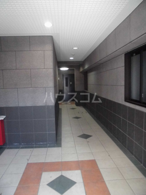 25/28 エントランス