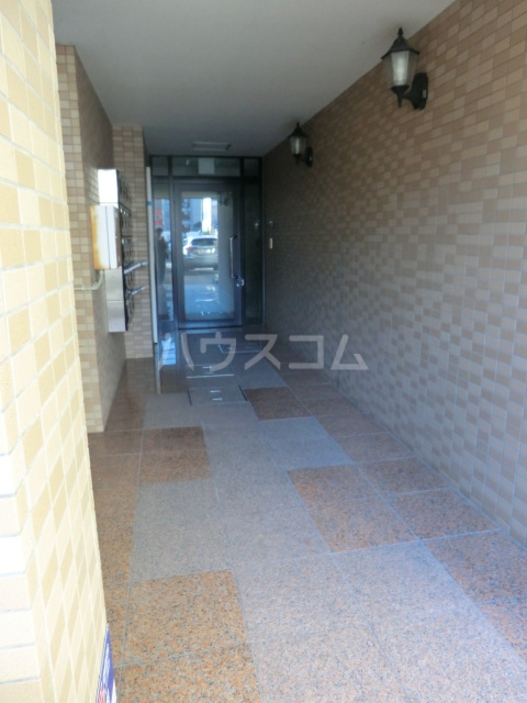 2/4 エントランス