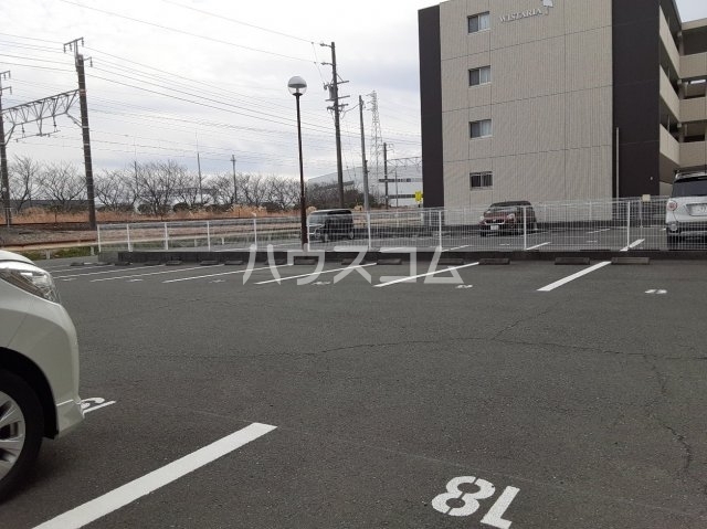 17/27 駐車場