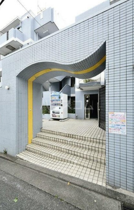 3/7 エントランス