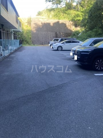 25/27 駐車場