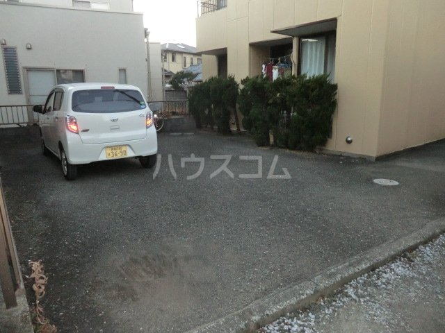 16/18 駐車場