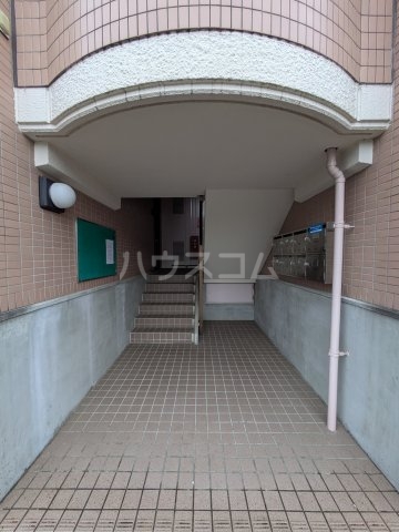 2/4 エントランス