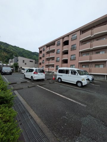 26/27 駐車場