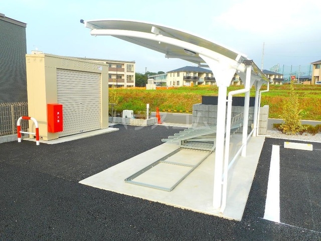 23/30 エントランス