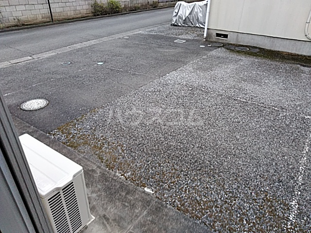 18/28 駐車場