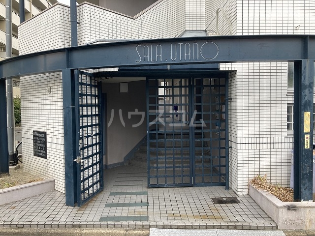 13/22 エントランス