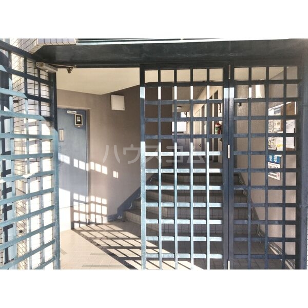 14/22 エントランス