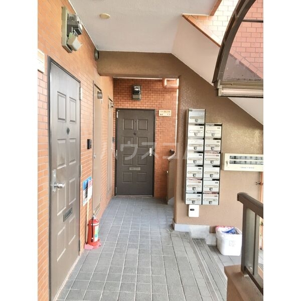 19/26 エントランス