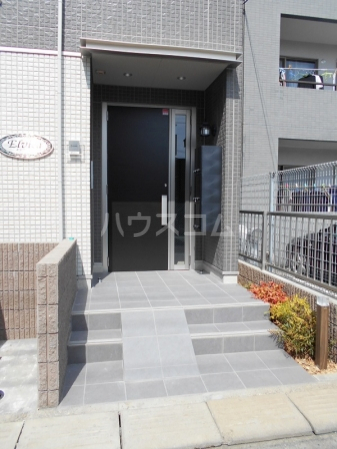 22/30 エントランス