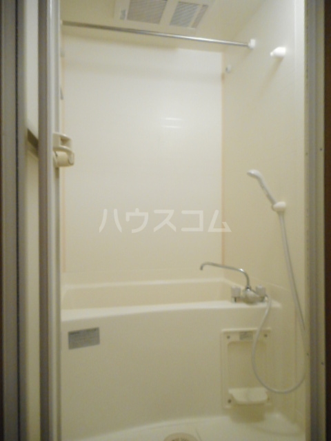 13/30 浴室
