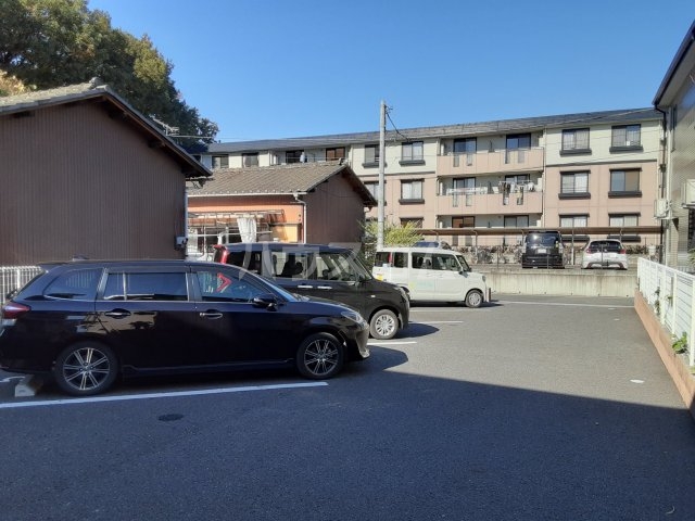 2/7 駐車場