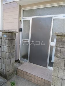 21/30 エントランス