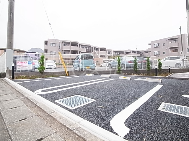 22/28 駐車場