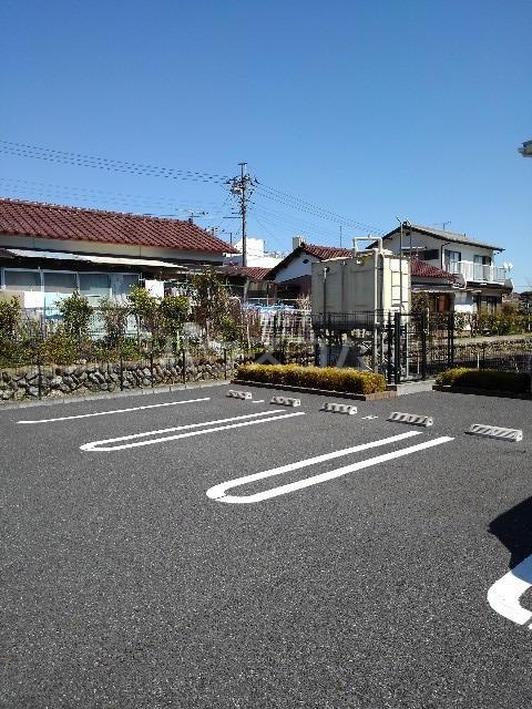 16/30 駐車場