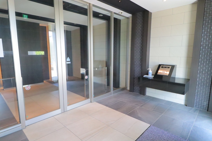 17/27 エントランス