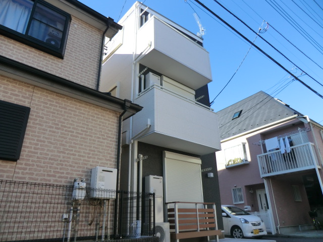 15/23 エントランス