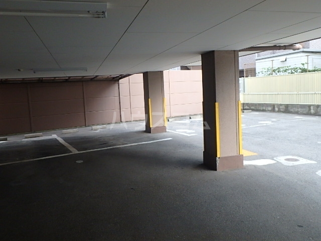 22/30 駐車場