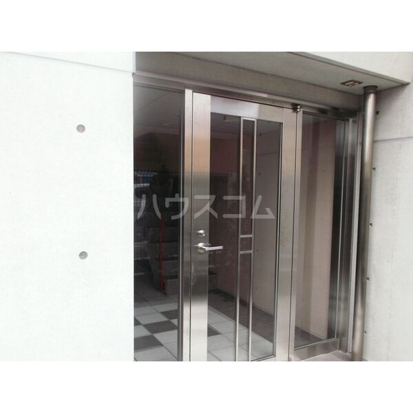 19/26 エントランス