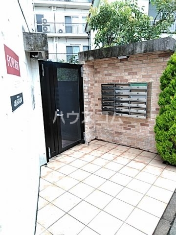 28/30 エントランス