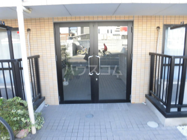 19/29 エントランス